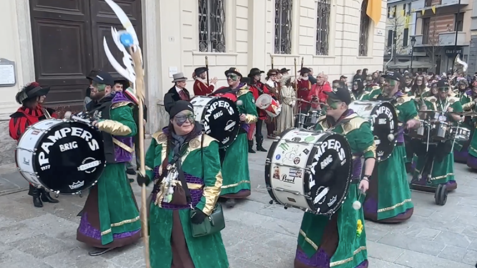 Karneval in Domodossola: Masken und Musik aus dem Wallis